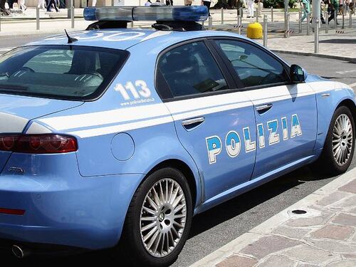 Torino, arrestato algerino che spacca bottiglie e attacca agenti