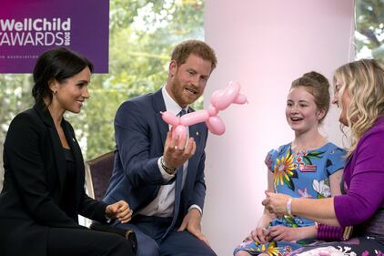 Meghan Markle e il Principe Harry tra i bimbi per beneficenza 10