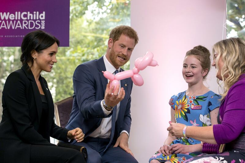Meghan Markle e il Principe Harry tra i bimbi per beneficenza 10