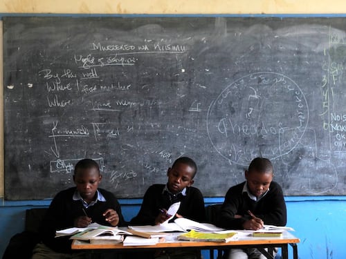 Pechino conquista l'Africa: nelle scuole del Kenya si studierà il cinese