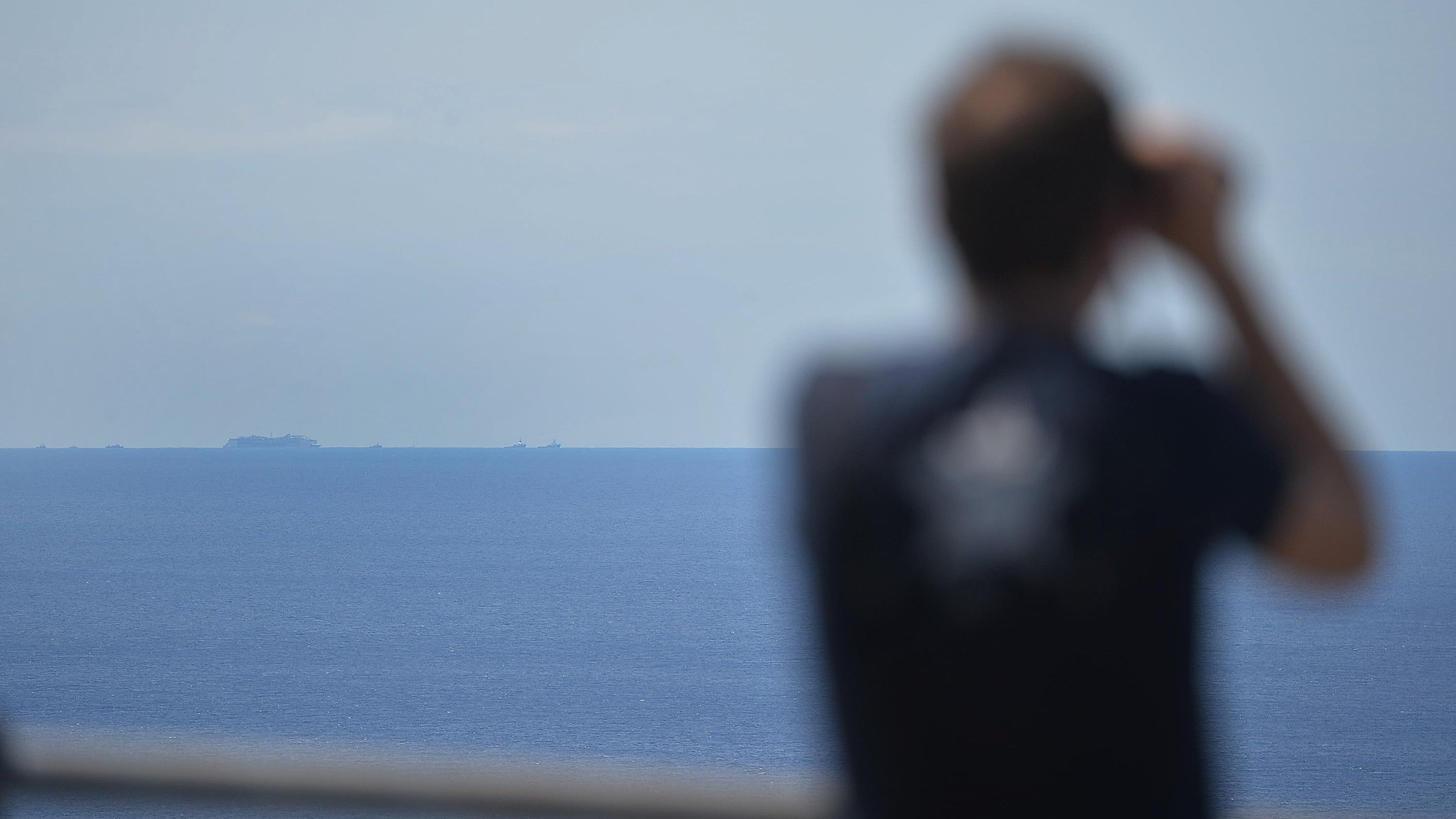 Dalla costa di Genova si vede già la Concordia