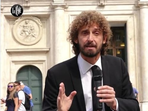 Nuove minacce di morte alla iena Filippo Roma: "Magari te tirano una pistolettata in faccia"