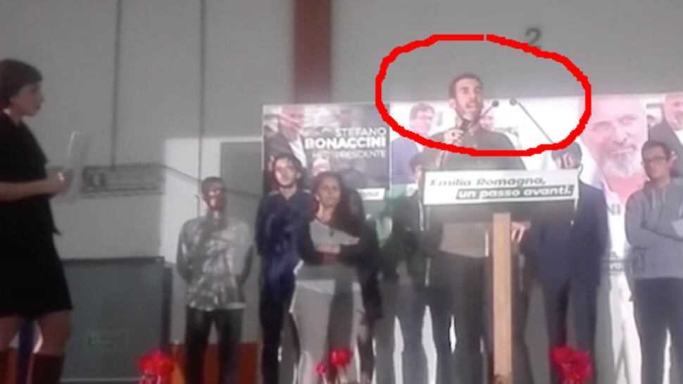 Le sardine escono allo scoperto: dal palco spot elettorale a Bonaccini