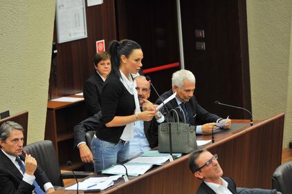 Nicole Minetti interviene in Consiglio regionale 7