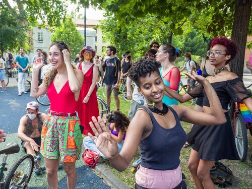 In strada a Milano per il Pride ma con poche mascherine