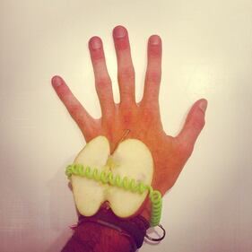 Apple lancia l'iWatch: la parodia corre sul web 5