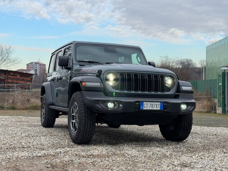 Jeep Wrangler Rubicon 2025: la gallery del 2.0 turbo benzina 3