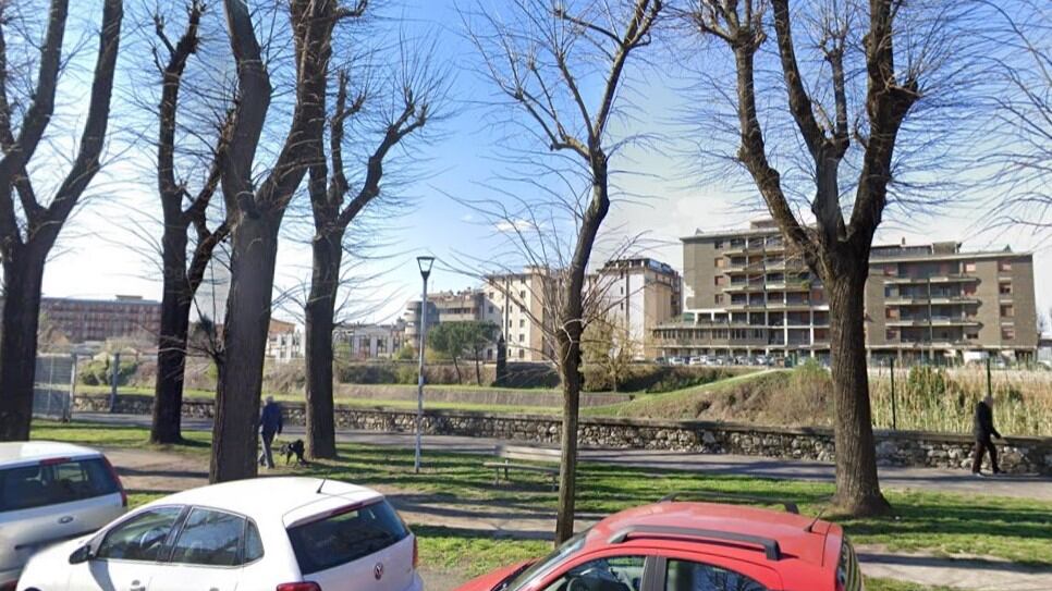 Prato, ragazzi circondati e rapinati da baby gang di stranieri