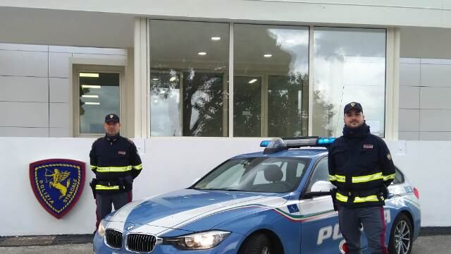 In autostrada con l'hashish: arrestato pusher in trasferta