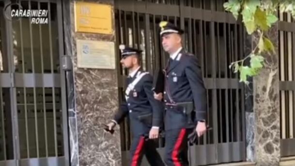 Truffa a ex manager e pensionati d'oro Vittime anche Bonanni, Ciucci e Sarmi