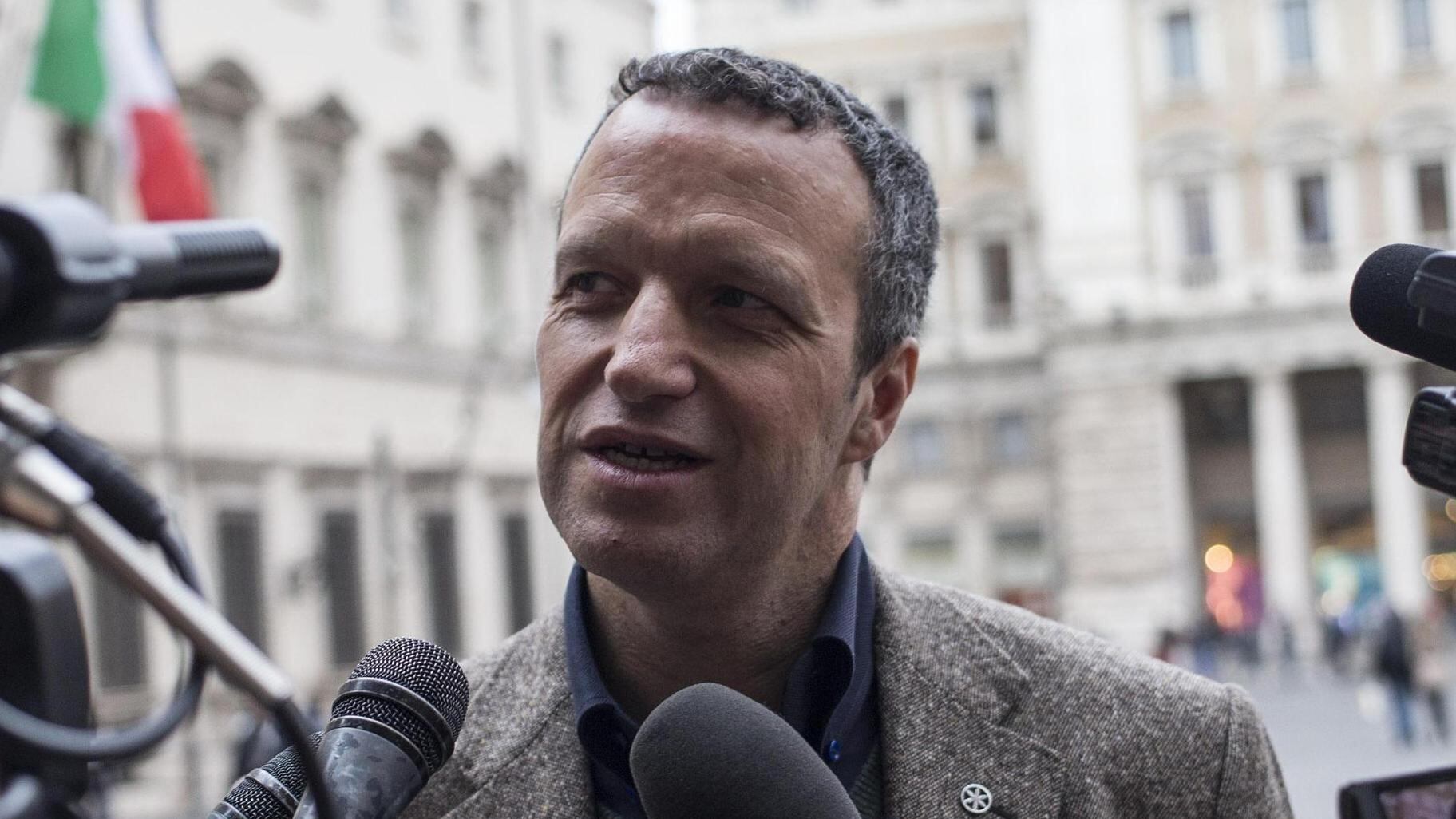 Lega, Salvini fa fuori Tosi «Prendo atto: è decaduto»