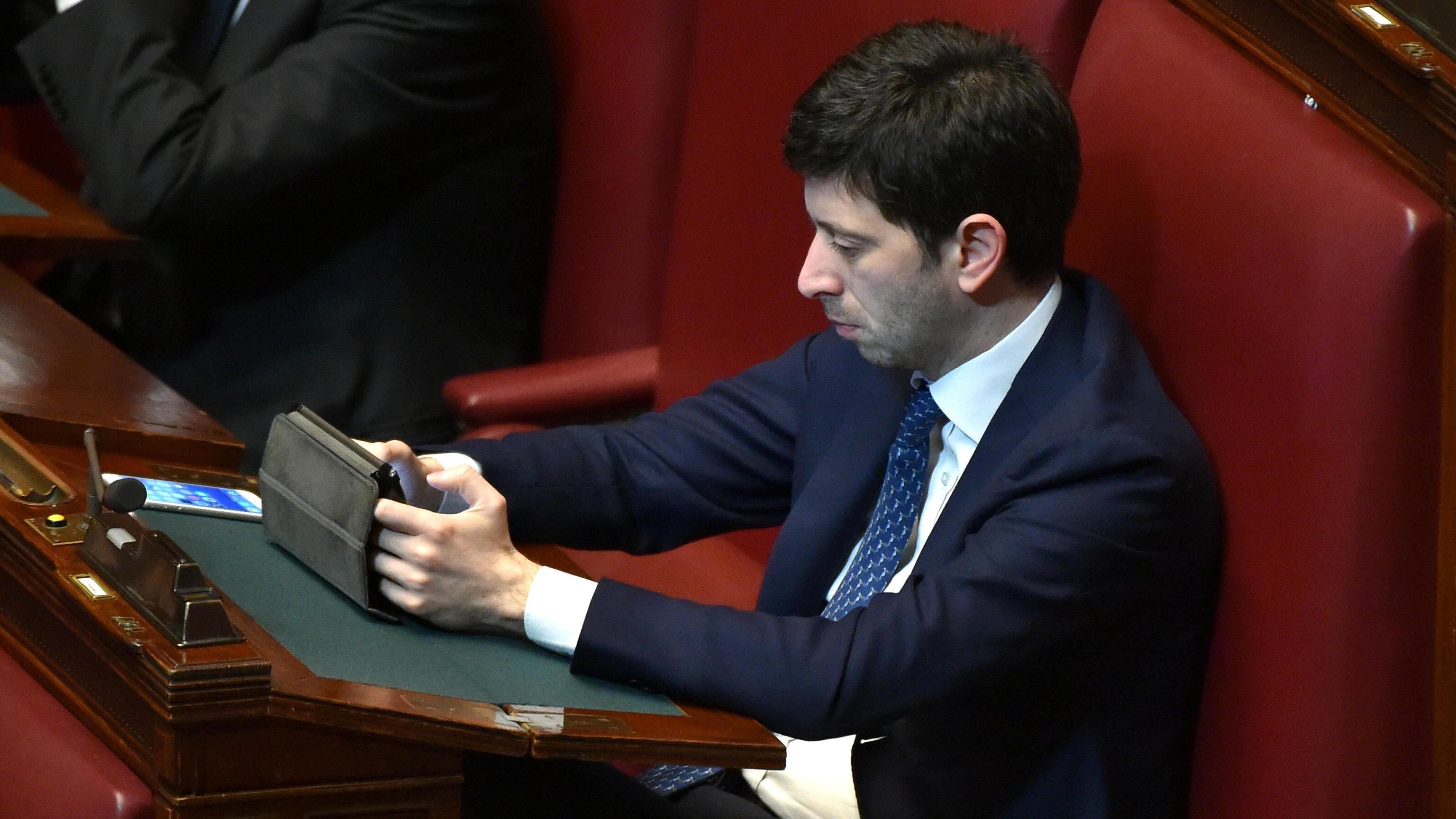 Speranza: "Più fondi a medici e farmacie per ridurre la pressione sui pronto soccorso"