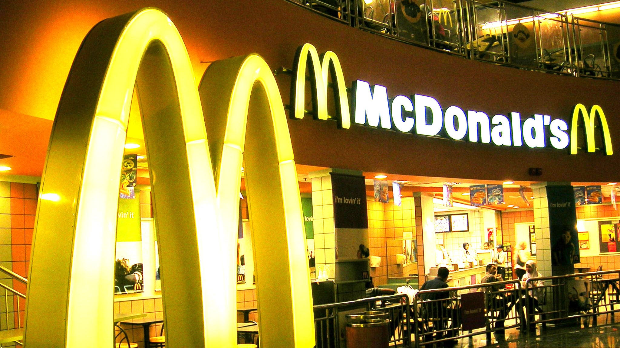 Ora McDonald's si fa pudico e censura le immagini pornografiche