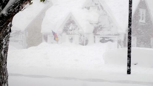 Usa, Buffalo paralizzata da una tempesta di neve 5