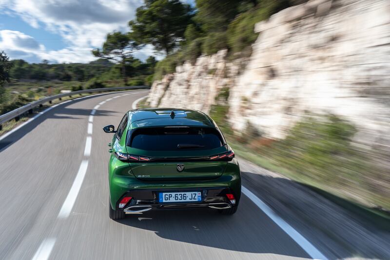Peugeot e-308, guarda la gallery 18