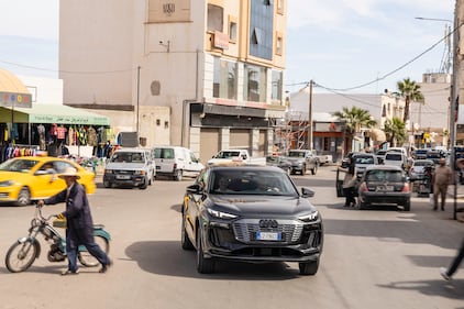 Audi SQ6 Sportback e-tron: il raid nel deserto del Sahara 10