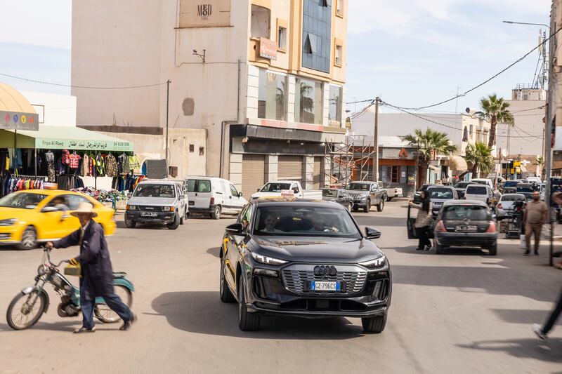 Audi SQ6 Sportback e-tron: il raid nel deserto del Sahara 10