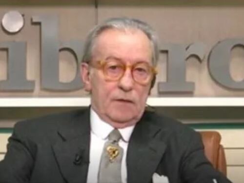 "Virus nel cervello", "Tu?" Scontro Feltri-De Magistris