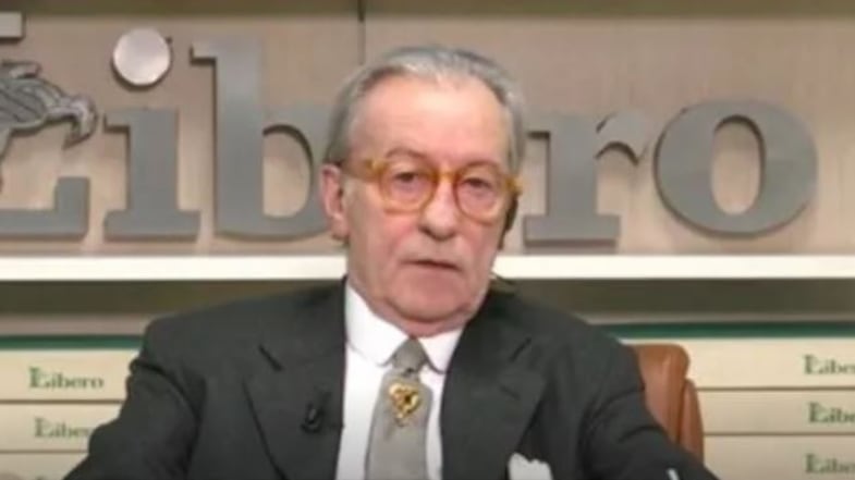 "Virus nel cervello", "Tu?" Scontro Feltri-De Magistris