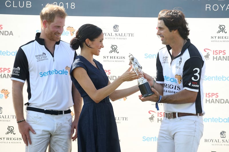 Meghan Markle e il Principe Harry alla partita di polo: foto 9