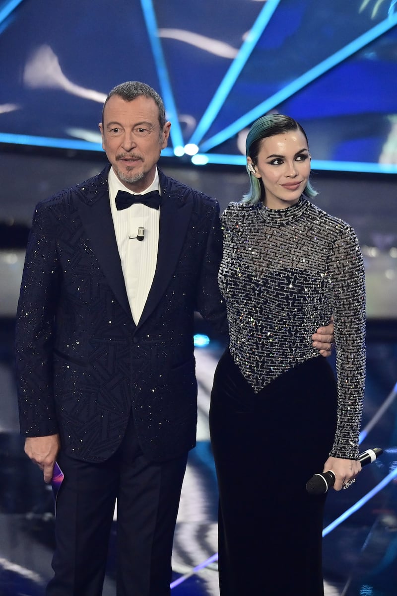 Sanremo 2024: ecco il look della finalissima del Festival di Rose Villain 2
