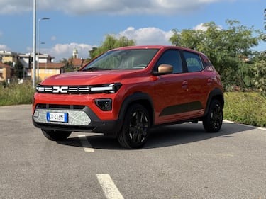 Nuova Dacia Spring: guarda la gallery dell'elettrica da città super compatta 2