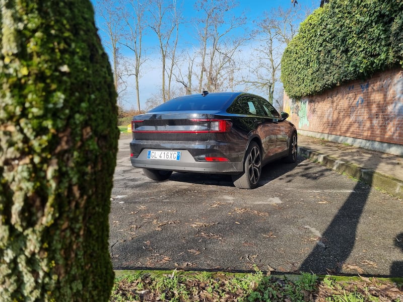 Polestar 2, guarda le foto 16
