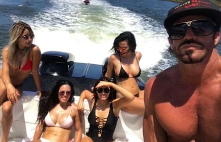 Travers Beynon: le ragazze sexy del magnate del tabacco 6