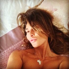 Rosy Dilettuso: scatti hot su Instagra nuda dietro la tenda 10