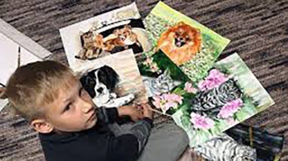 Pavel, 9 anni, ritrae gli animali che ama. Così aiuta i canili
