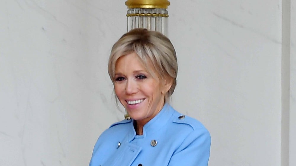 200mila firme contro Brigitte Macron