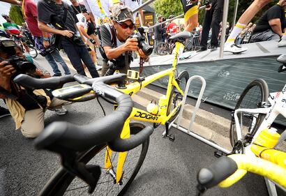 Tour de France, le foto con dedica della Pinarello di Froome 3