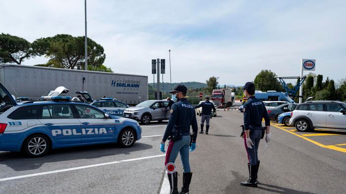 Contromano sull'A1 per 20 km: secondo caso in un mese
