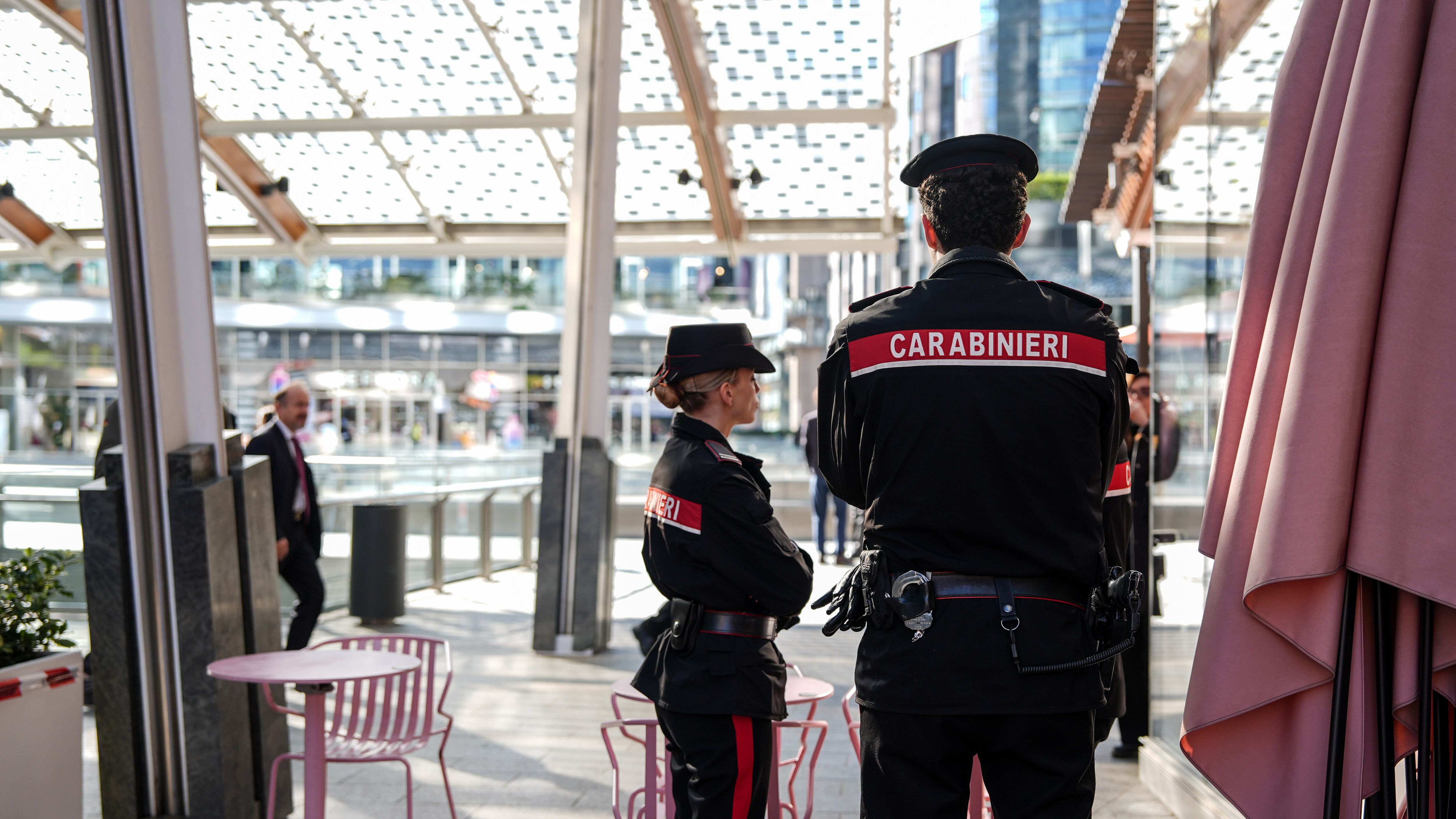 Gae Aulenti "sorvegliata speciale": poliziotti e carabinieri in pattuglia