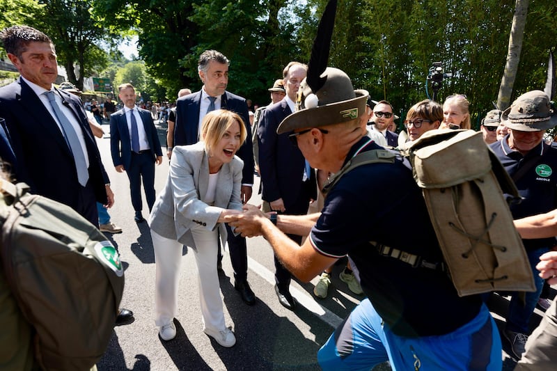 Meloni al raduno degli alpini: FOTO 5