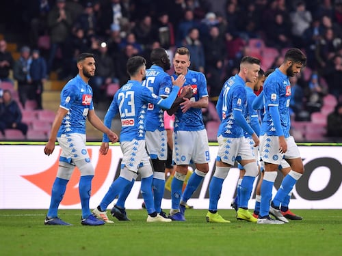 Il Napoli serve il poker al Frosinone: secco 4-0 e Juventus a meno otto