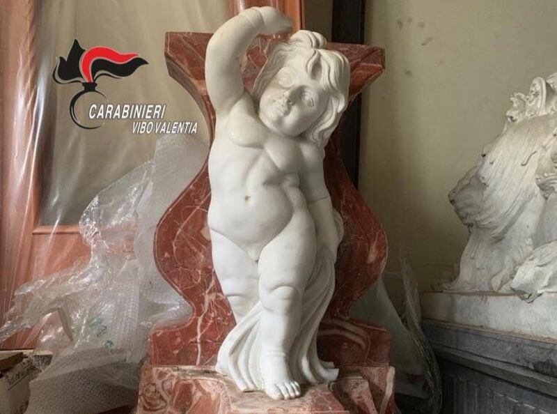 Calabria, cercano armi ma trovano opere d’arte 3
