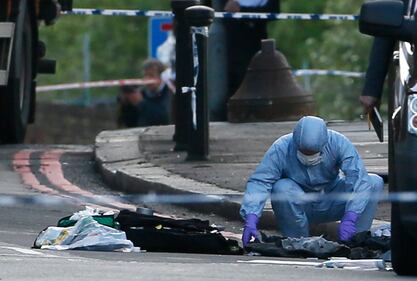 Londra, uomo ucciso a colpi di machete a Woolwich 1