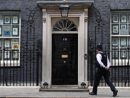 "Hanno hackerato Downing Street": l'allarme sulla Cina che scuote Londra