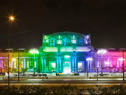 Dopo la scritta Family Day sul Pirellone, una petizione per la stazione arcobaleno