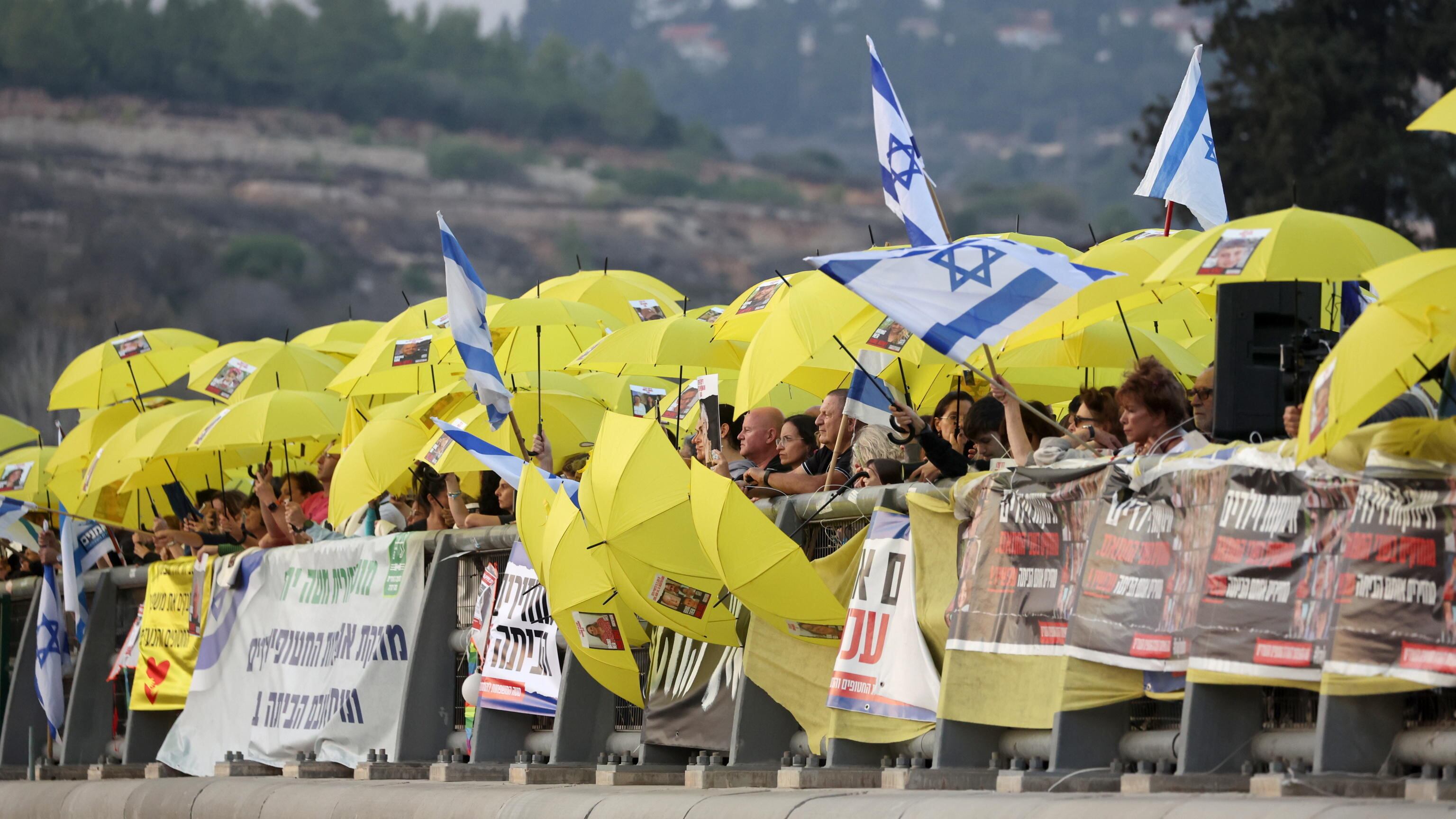 Tregua e ostaggi liberi, è il giorno della verità. Bibi parla al Paese. "Ora portiamoli a casa"