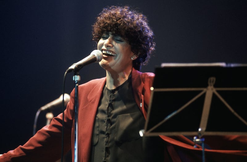 Stasera in tv "Io sono Mia". Qual è la storia di Mia Martini morta 30 anni fa in circostanze misteriose