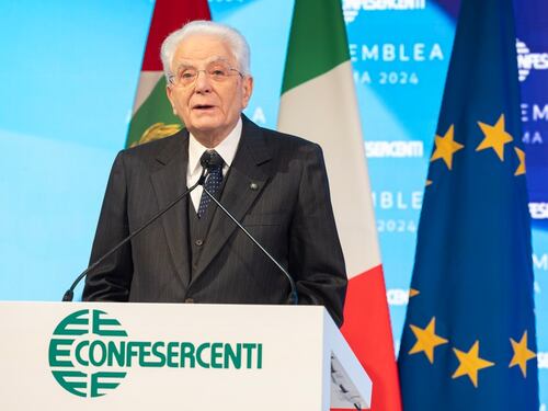 Mattarella: “La conflittualità politica ostacola lo sviluppo economico”