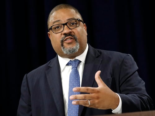Alvin Bragg, chi è il giudice che ha incastrato Donald Trump