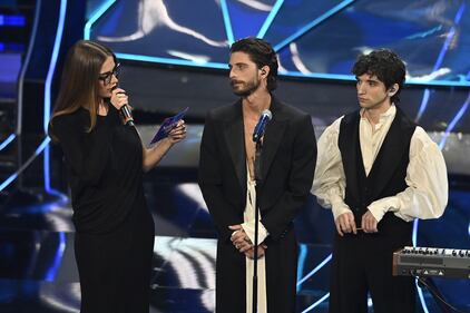 Sanremo 2024: ecco il look della terza serata del Festival dei Santi Francesi  2