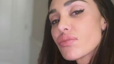 Così Belen cancella De Martino: la foto che fa discutere