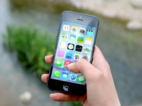 Pedopornografia, Apple vuole scansionare automaticamente le immagini scattate da iPhone per identificare gli abusi