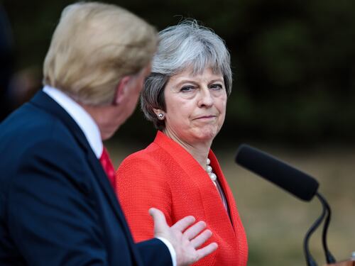 Theresa May si prende la Brexit: "Guiderò io i negoziati con l'Ue"