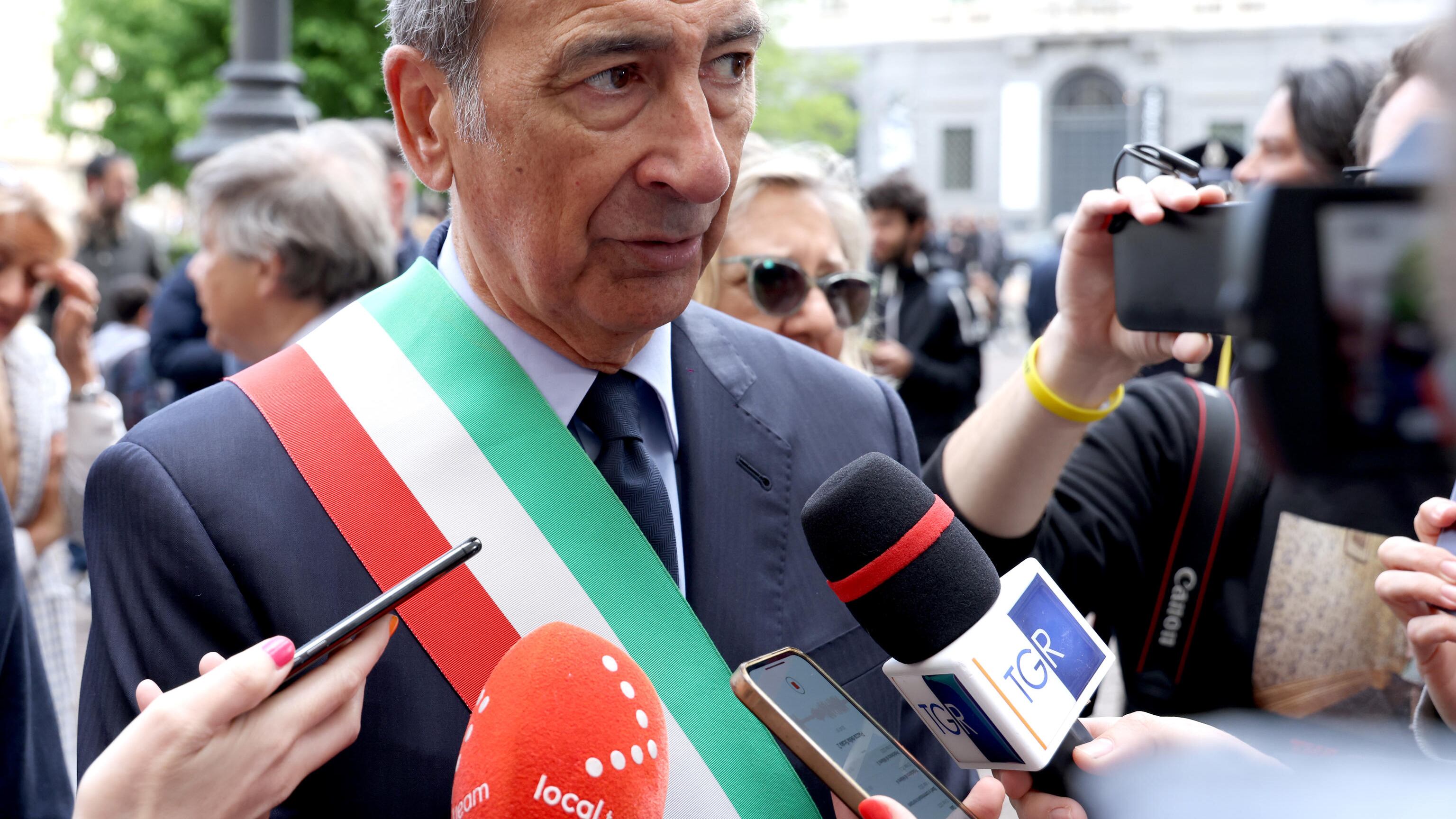 Il campo largo alla ricerca di un federatore. Ma Sala già si sfila