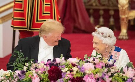 Il Presidente Trump e la Regina Elisabetta durante la cena a Buckingham Palace  7